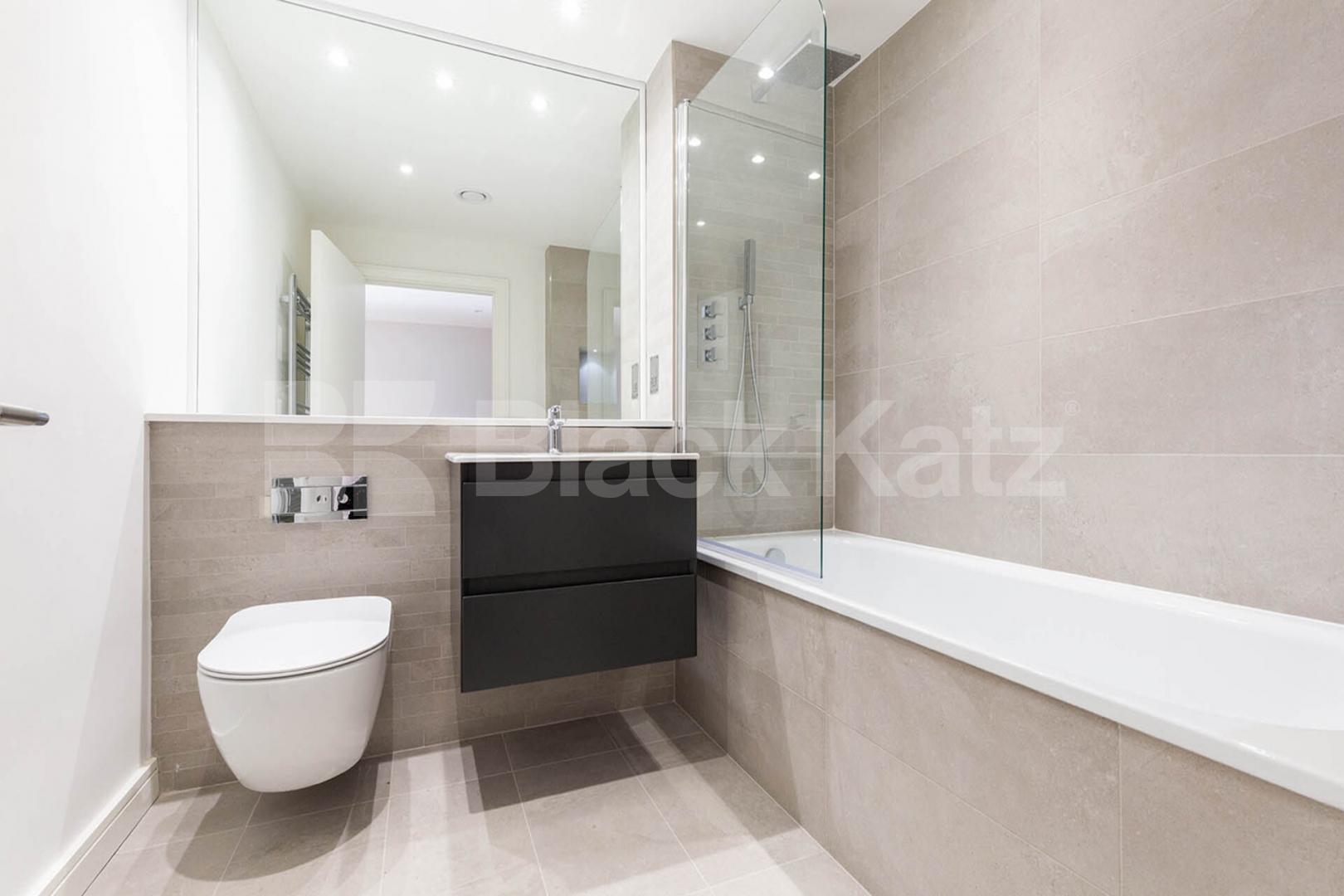 Stunny 2 bed 2 bath located within a new build with a large terrace Tottenham Lane, Crouch End